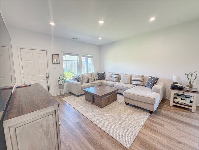 Building Photo - 12346 TRANQUIL Pnes Dr