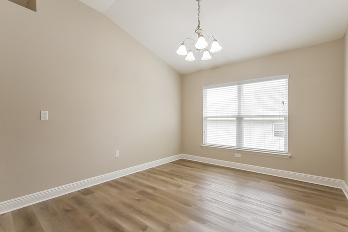 Building Photo - 706 Chelsea Ave