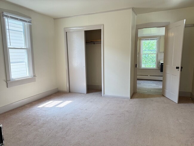 Building Photo - Spacious 3 bedroom 1 Bathroom Home in Manh...