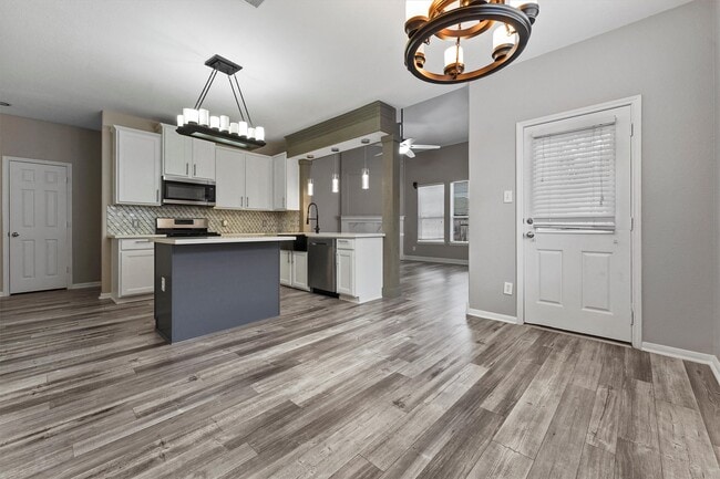 Building Photo - 24522 Forest Path Ct