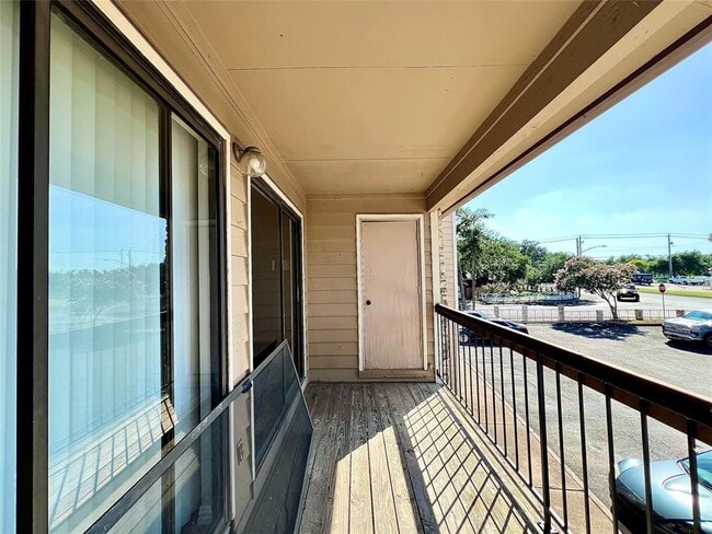 Building Photo - 8600 Fathom Cir