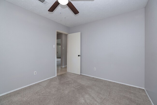 Building Photo - 4623 Whispering Rock Ln