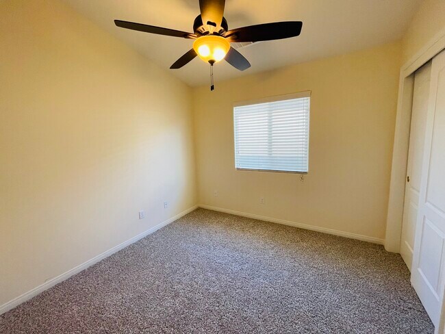 Building Photo - 9415 Godiva Ave
