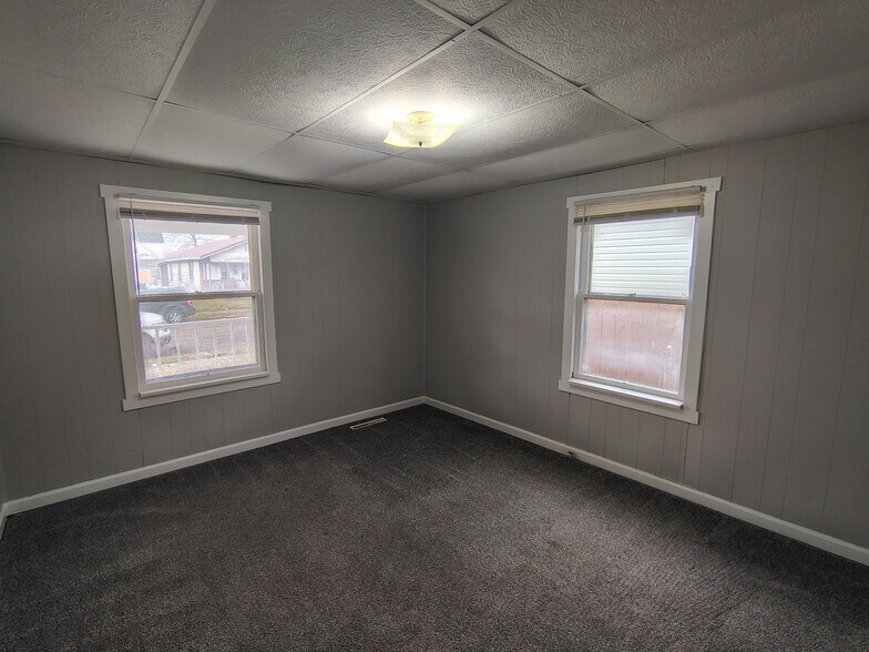 Building Photo - 2322 S Mulberry St