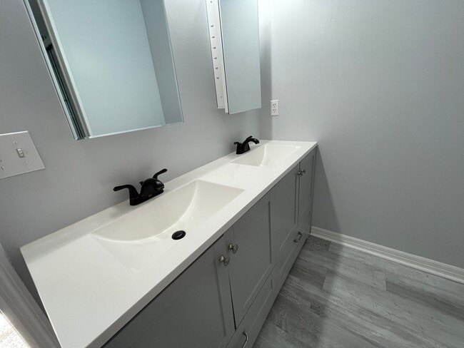Building Photo - For Lease - 3 BR|2 BA Near Tyndall Air For...