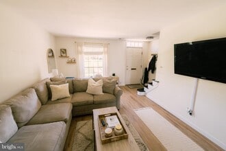 Building Photo - 126 Albemarle Dr