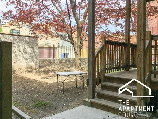 Building Photo - 2602 N Racine Ave
