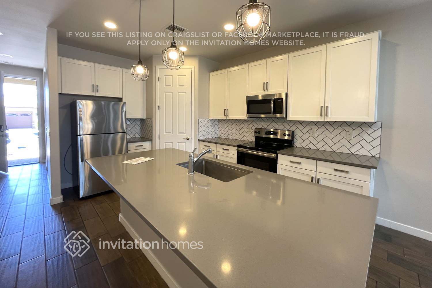 Building Photo - 17584 W Hadley St