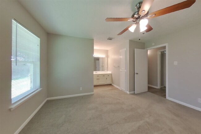 Building Photo - 13307 Venice Cir
