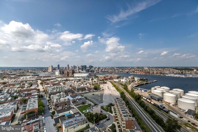 Building Photo - 1200 Steuart St