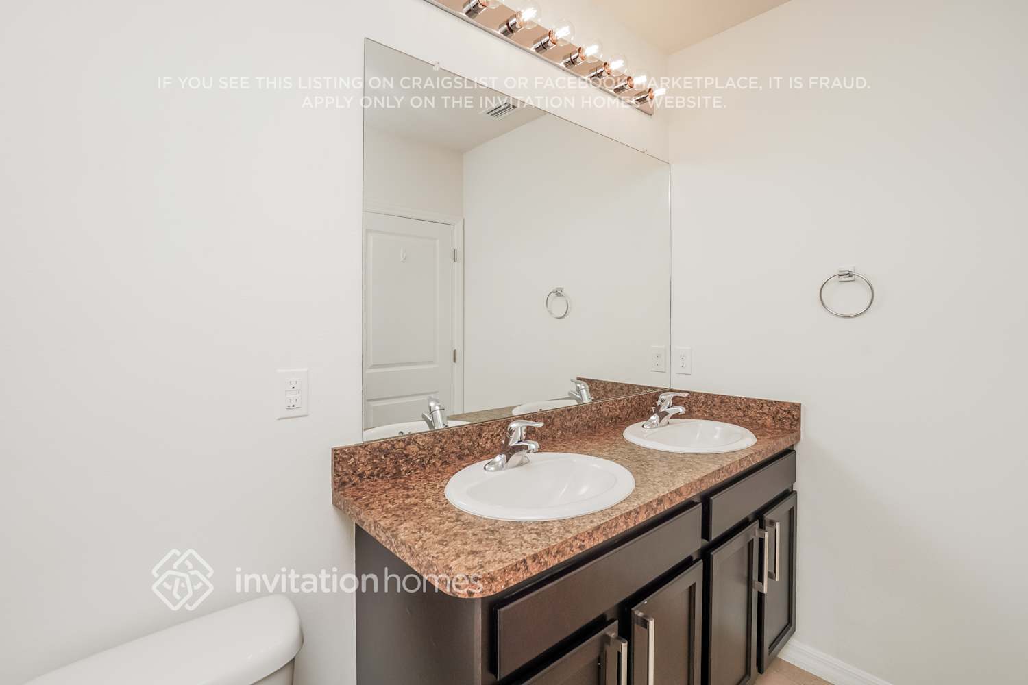 Building Photo - 16914 Secret Meadow Dr
