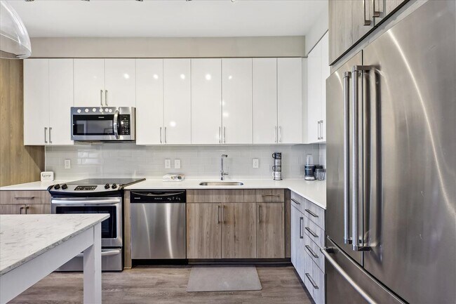 Building Photo - 145 Riverhaven Dr