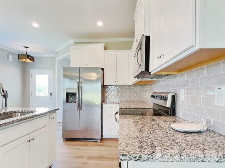 Building Photo - 26 Fish Whistle Ct