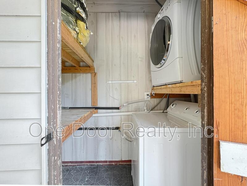 Building Photo - 703 Maupin Pl