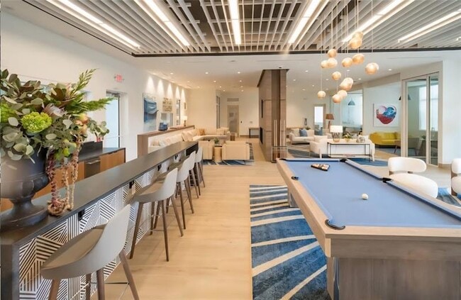 Building Photo - 1621 S Dixie Hwy