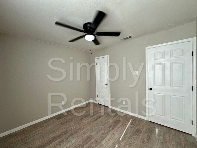 Building Photo - 6716 Flamingo Rd