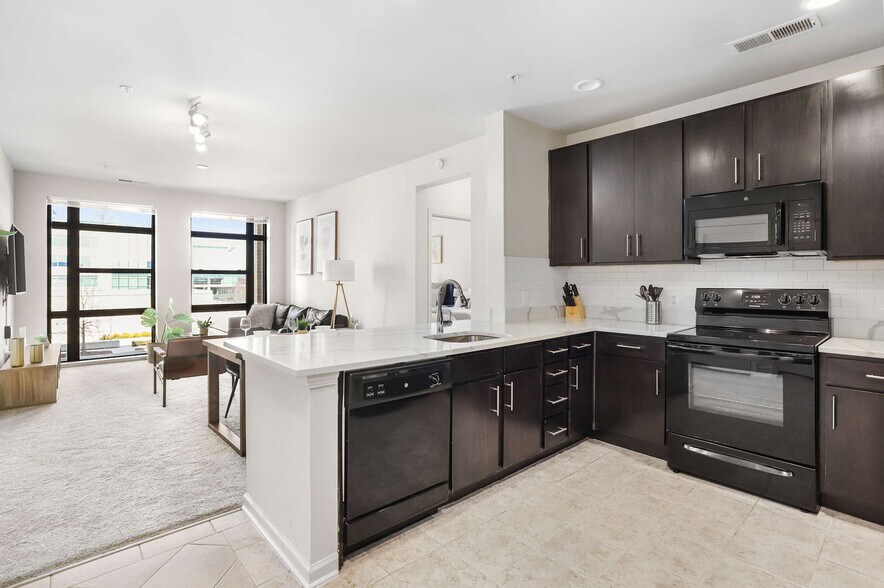 Building Photo - 305 10th Street South
