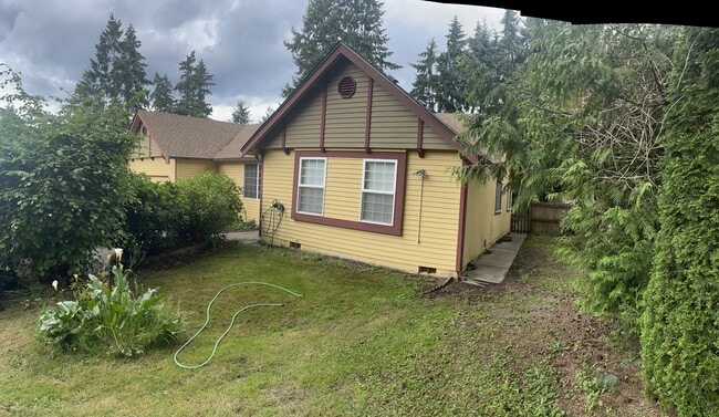 Building Photo - 10515 8th Ave S