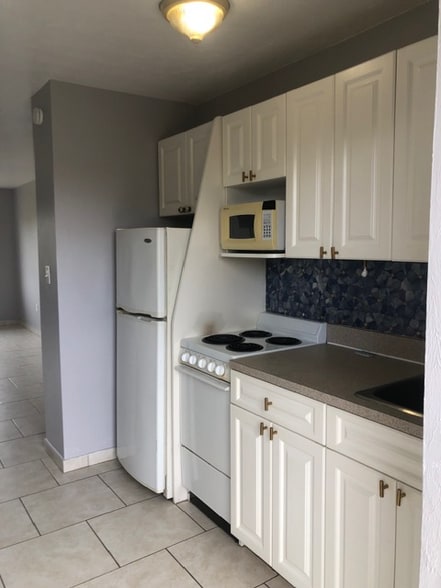 Building Photo - 922 Courting Ln