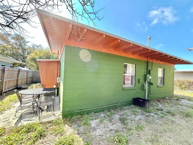 Building Photo - 5209 10th Ave S