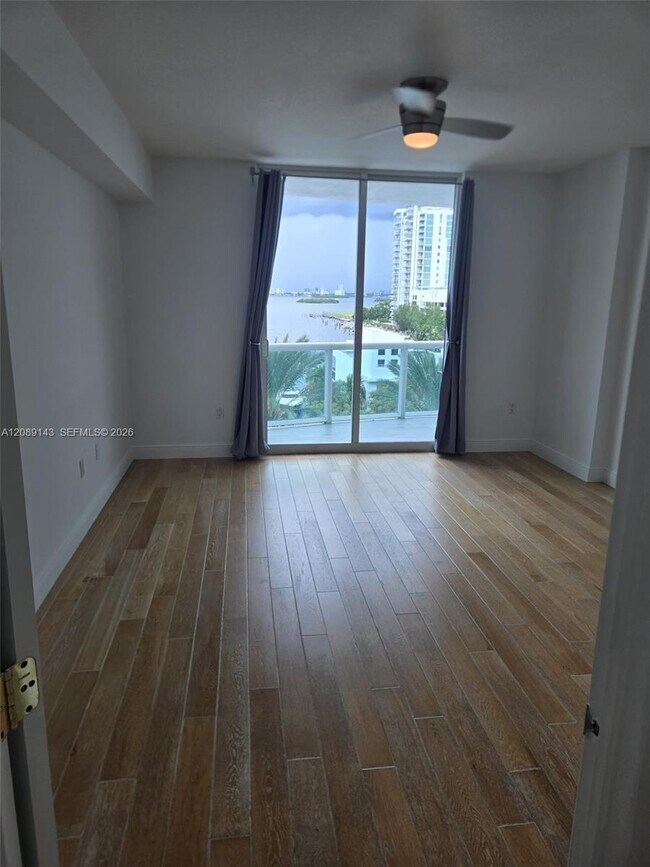 Building Photo - 7900 Harbor Island Dr