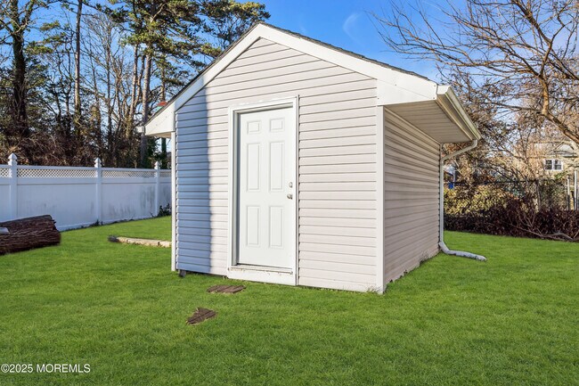 Building Photo - 315 Elizabeth Ave