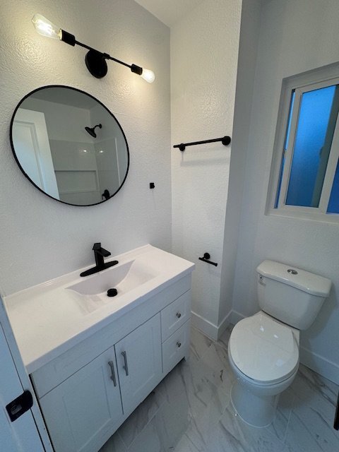 Building Photo - 8402 Larson Ave