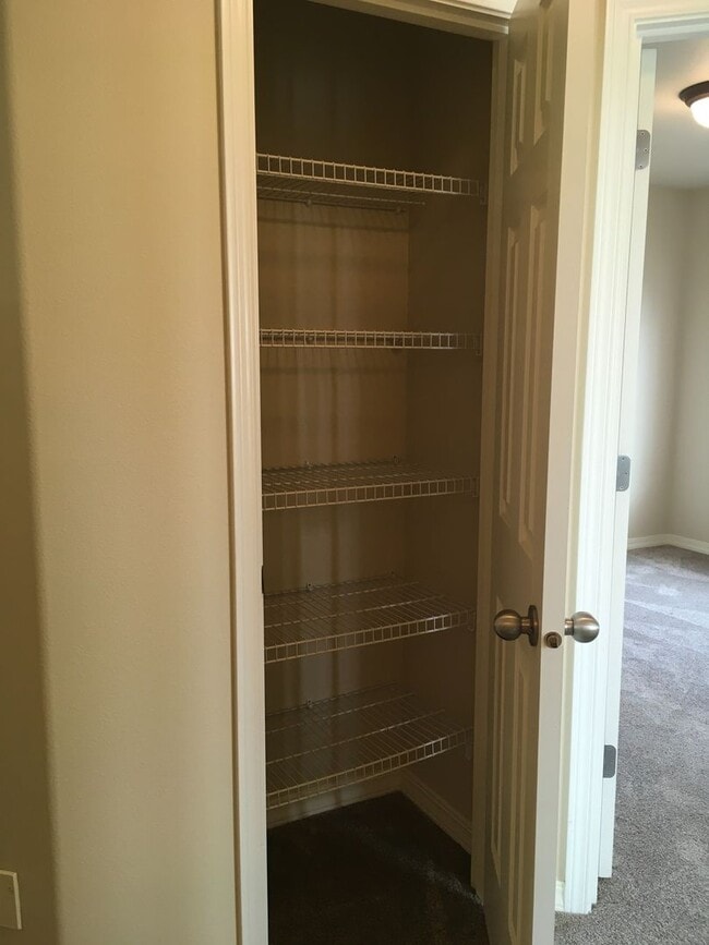 Building Photo - $1,000 off 1st Month's Rent!!! Gorgeous River Canyon Community Home!