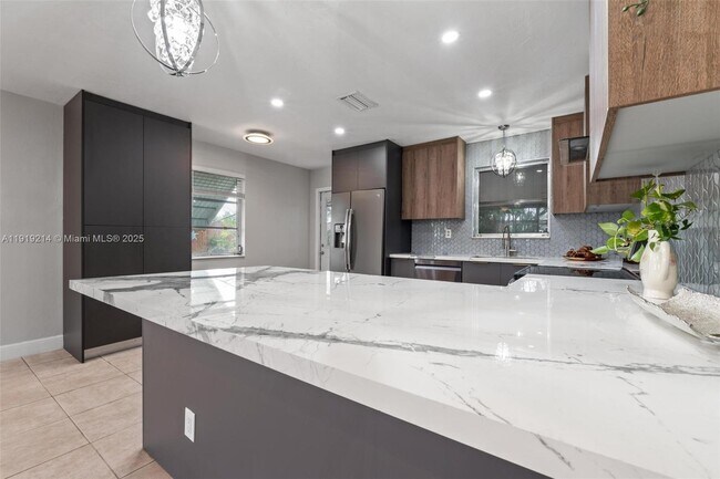 Building Photo - 1912 SW 97th Terrace