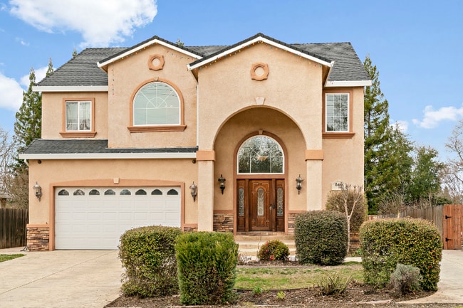 Building Photo - 8661 Elm Ave