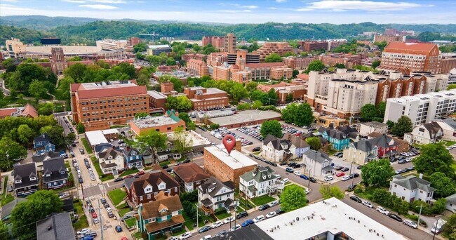 Building Photo - NEW PRICE!  1BR Near UTK & Downtown Knoxville – Walk to Cumberland Ave & Neyland Stadium!