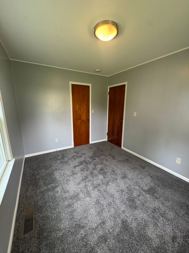 Building Photo - 201 Booth Dr