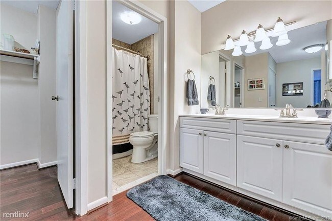 Building Photo - 1 br, 1 bath - 1460 Elm St