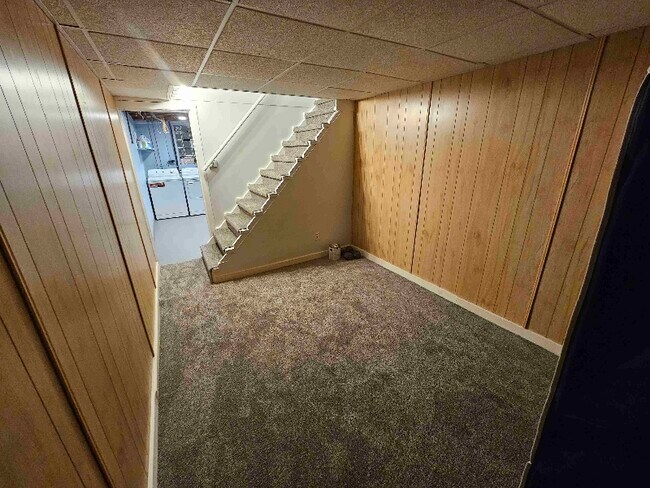 Building Photo - 1606 Greentree Rd