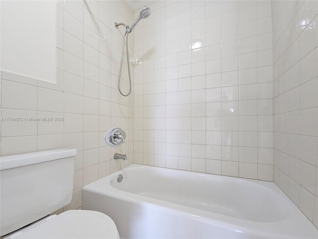 Building Photo - 1341 SW 124th Ct