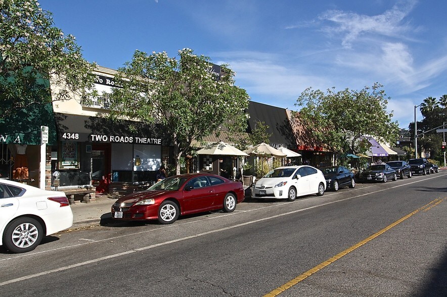 Building Photo - 11138 Aqua Vista St