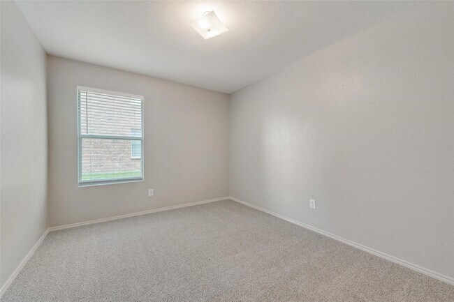 Building Photo - 613 Preston Dr