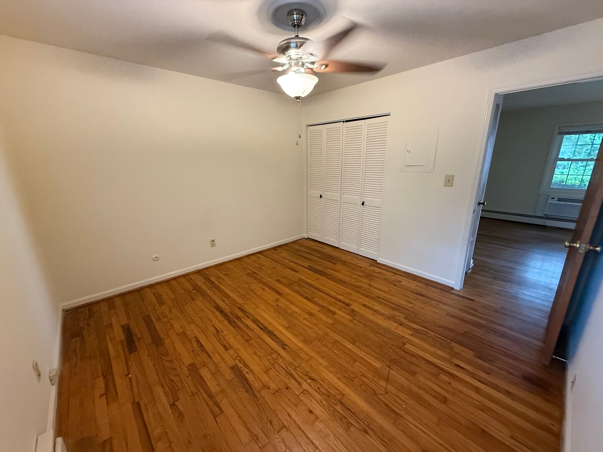 Building Photo - 394 S Pope St