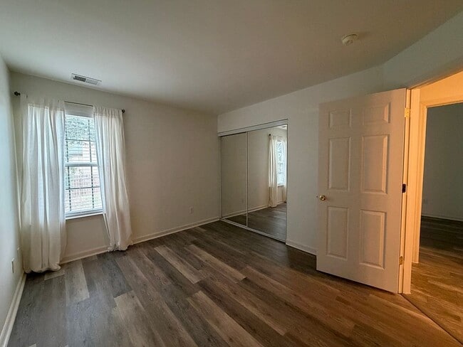 Building Photo - 3001 Grand Look Ct