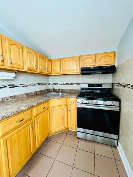 Building Photo - 98 Bergen Ave