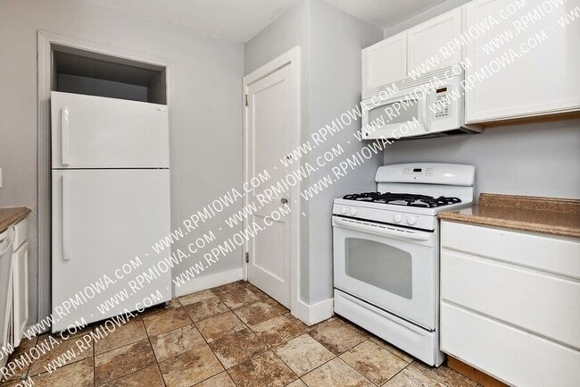 Building Photo - 713 Maxwelton Dr