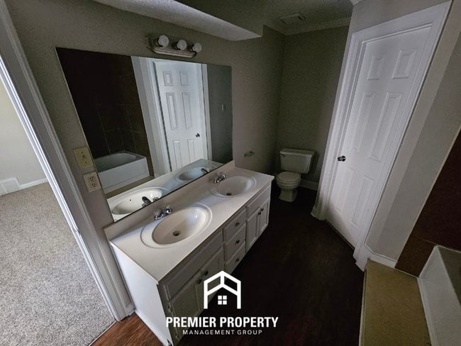 Building Photo - Modern 3BR/2BA with Soaring Vaulted Ceilings | Fireplace, Garage & Deck