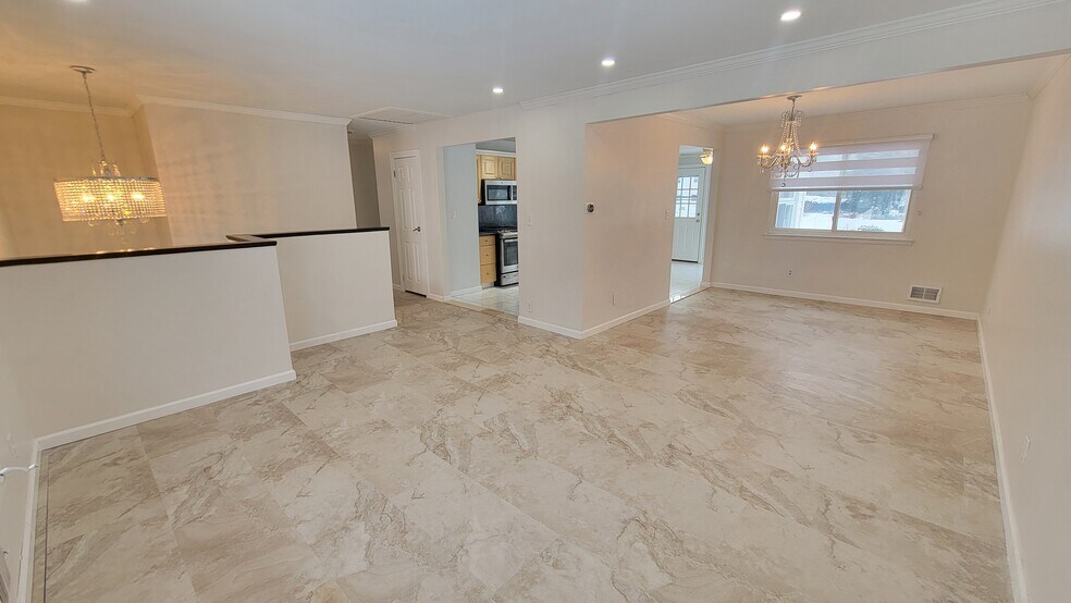 Building Photo - 15 Windsor Rd