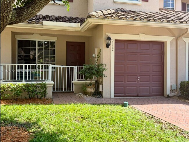 Building Photo - 3172 Fairway Cir