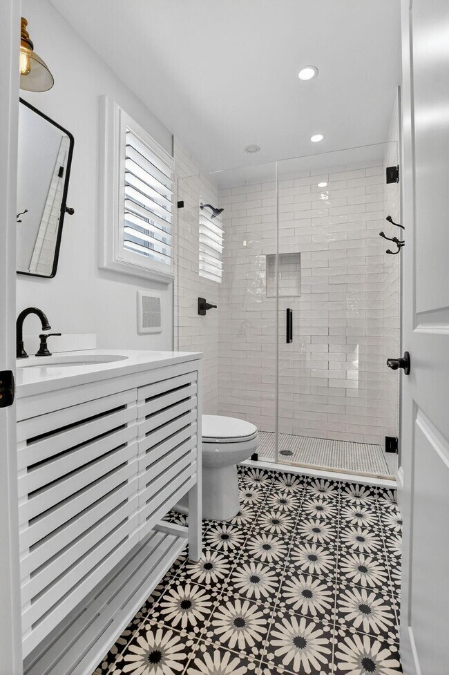 Building Photo - 200 NW 10th St