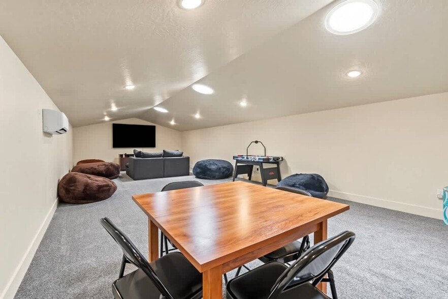 Building Photo - 303 CM Rdg Ln