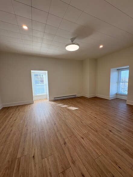 Building Photo - 61 Forest Ave