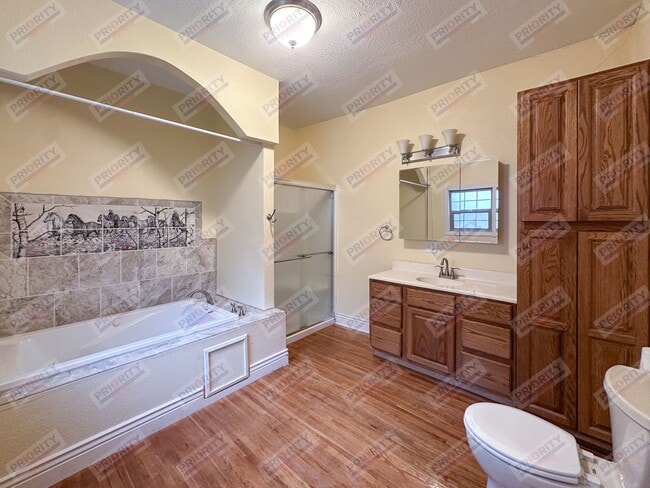 Building Photo - 3 bedroom, 2 bath single-family home