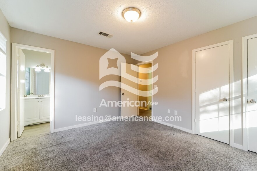 Building Photo - 814 Harvey St