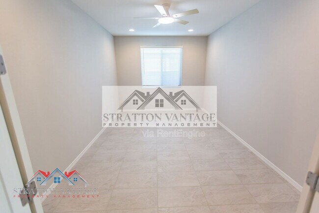 Building Photo - 17625 W Pasadena Ave